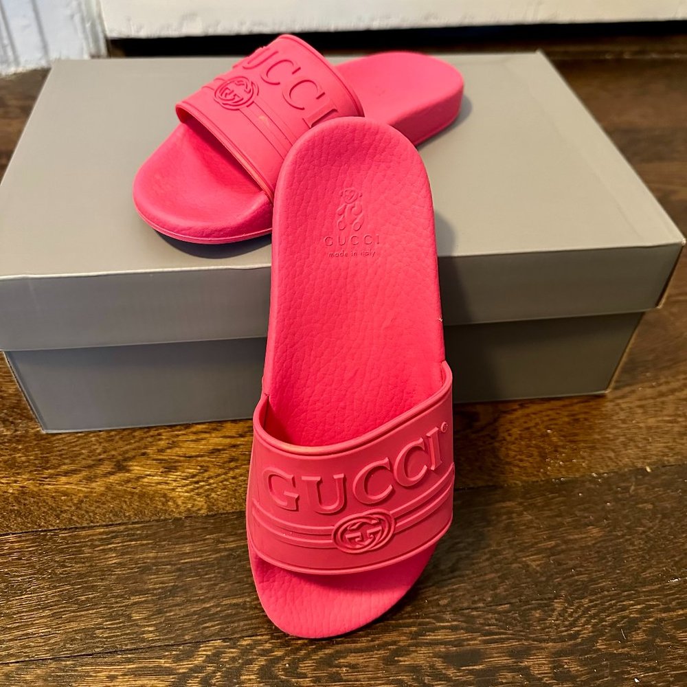Gucci Pursuit GG Logo Rubber Slide On Pool Sandals Pink EU 35